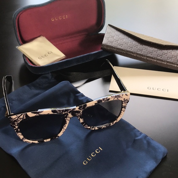 Gucci Accessories - NWT 100% AUTH Gucci Floral Sunglasses